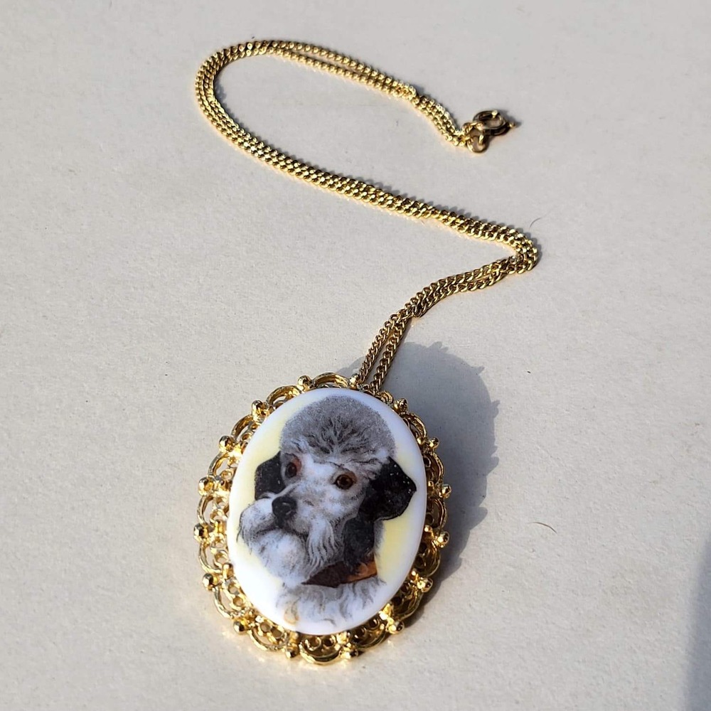 Vintage Gold Tone Resin Poodle Portrait Brooch Pendant Necklace Gray White